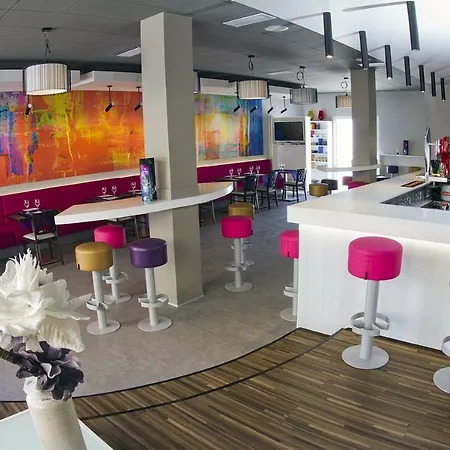 Hotell The Purple - Adults Only