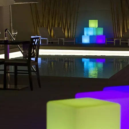 Hotell The Purple - Adults Only